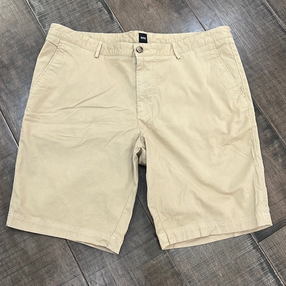 BOSS MEN SHORTS STRECH SIZE 40R